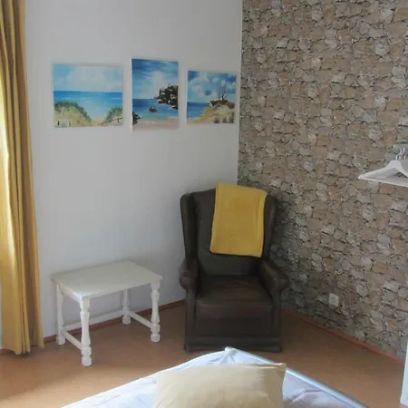 Boardinghouse Haltestelle Apartment *