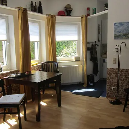 Apartment Boardinghouse Haltestelle *
